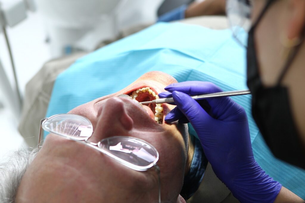 Refaire ses dents en Turquie : agences françaises, logistique et solutions de paiement souples